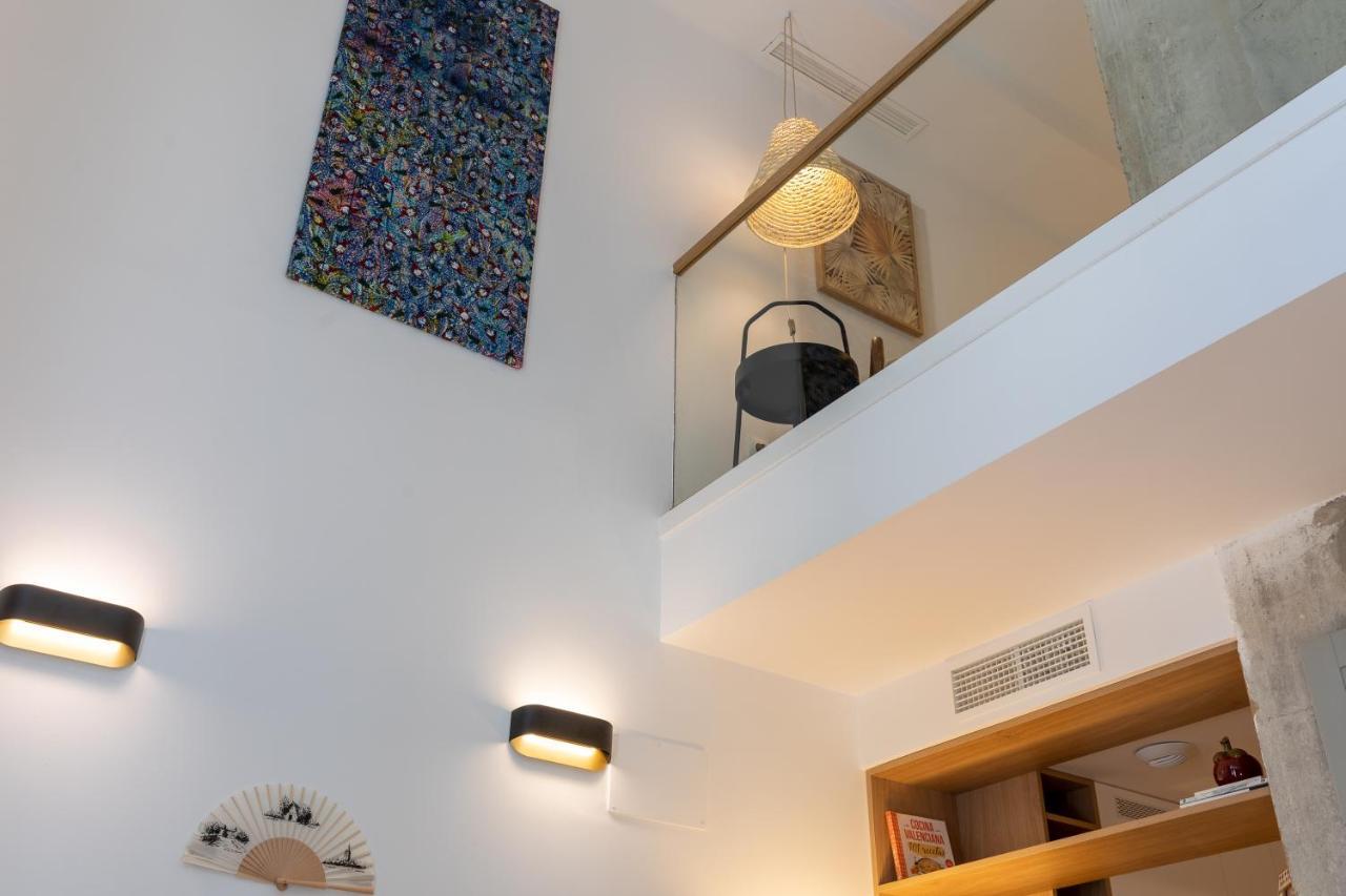 Apartup Opera Loft Love Valencia Bagian luar foto
